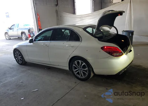 2017 Mercedes-Benz C 300 из США, поврежденный, VIN 55SWF4JB7HU233112